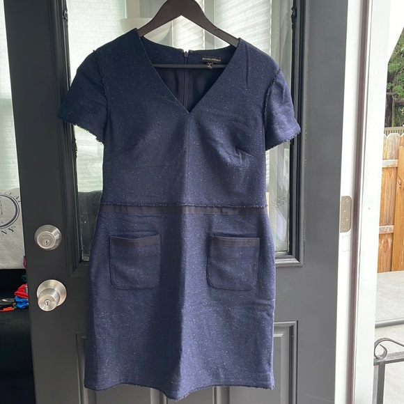 Gently used banana republic navy wool dress with ribbon detail and pockets 6P - Picture 1 of 7